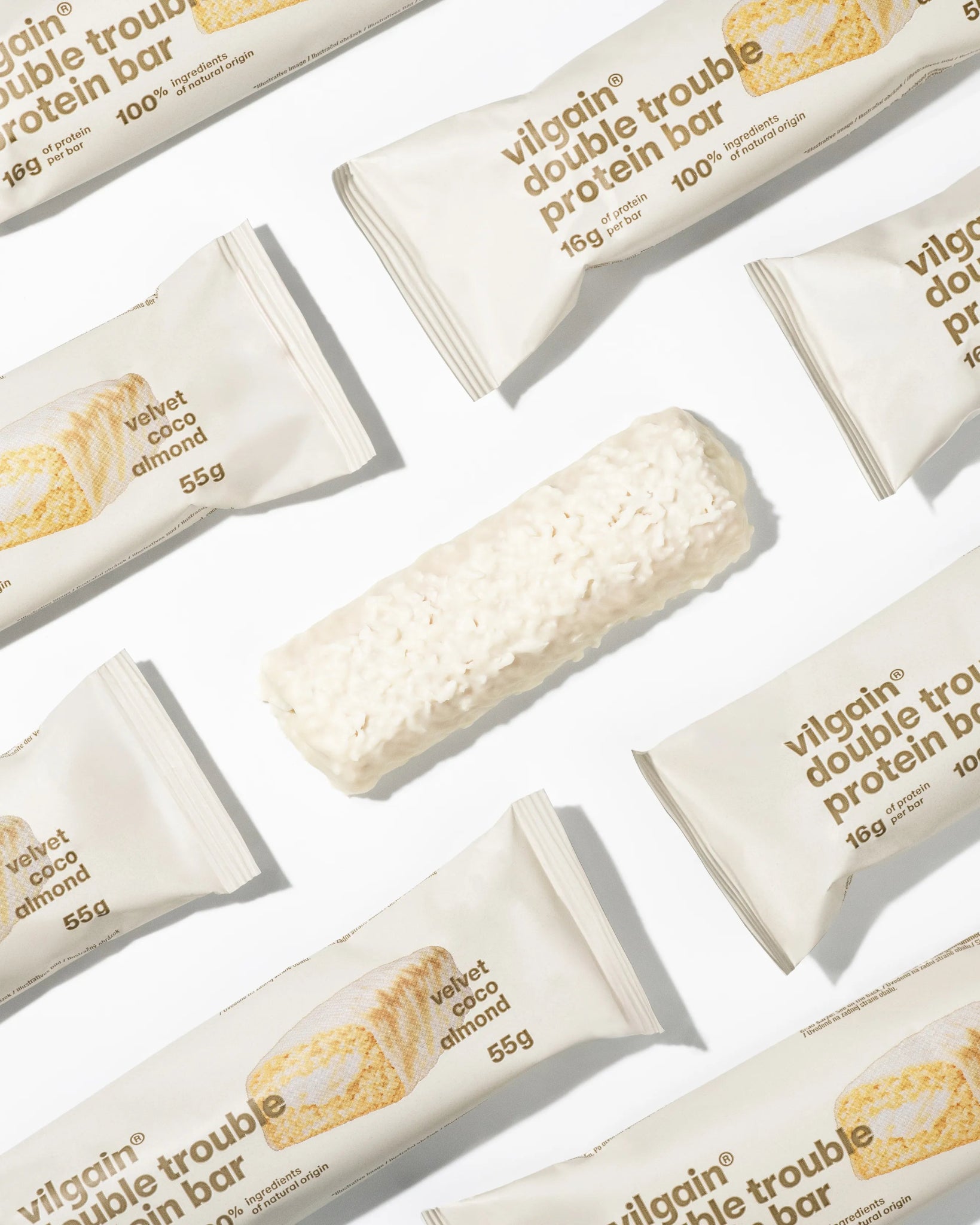 Double Trouble Bar Coconut & Almond – baltyminis batonėlis su kokosu ir migdolais (55 g) - Realsport.lt
